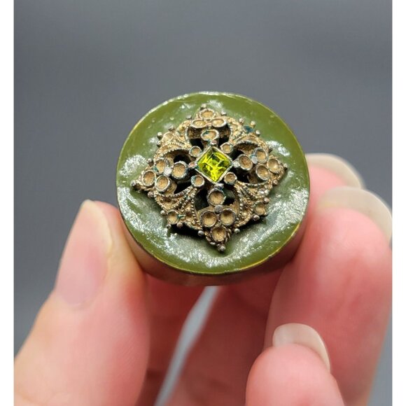 Vintage Oval Green Enamel Rhinestone Filigree Brass Color Size 7.5 Ring R1 - Picture 3 of 8